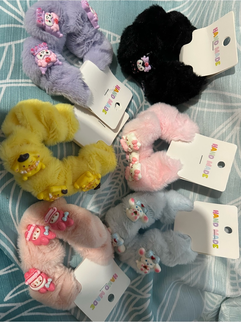Pack of 6 fluffy scrunchies